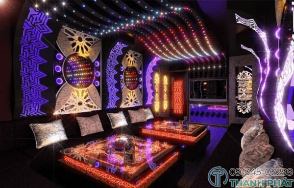 Mở Rộng Không Gian Với Gương Trang Trí Quán Karaoke
